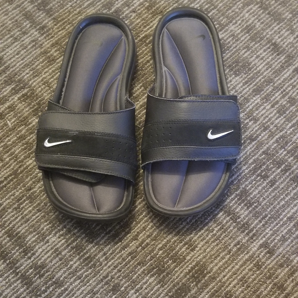 boys nike sandals